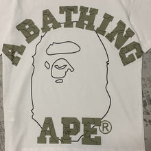 Carregar imagem no visualizador da galeria, Camiseta BAPE Jungle