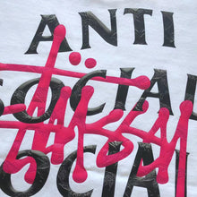 Carregar imagem no visualizador da galeria, Camiseta AntiSocial x Stussy